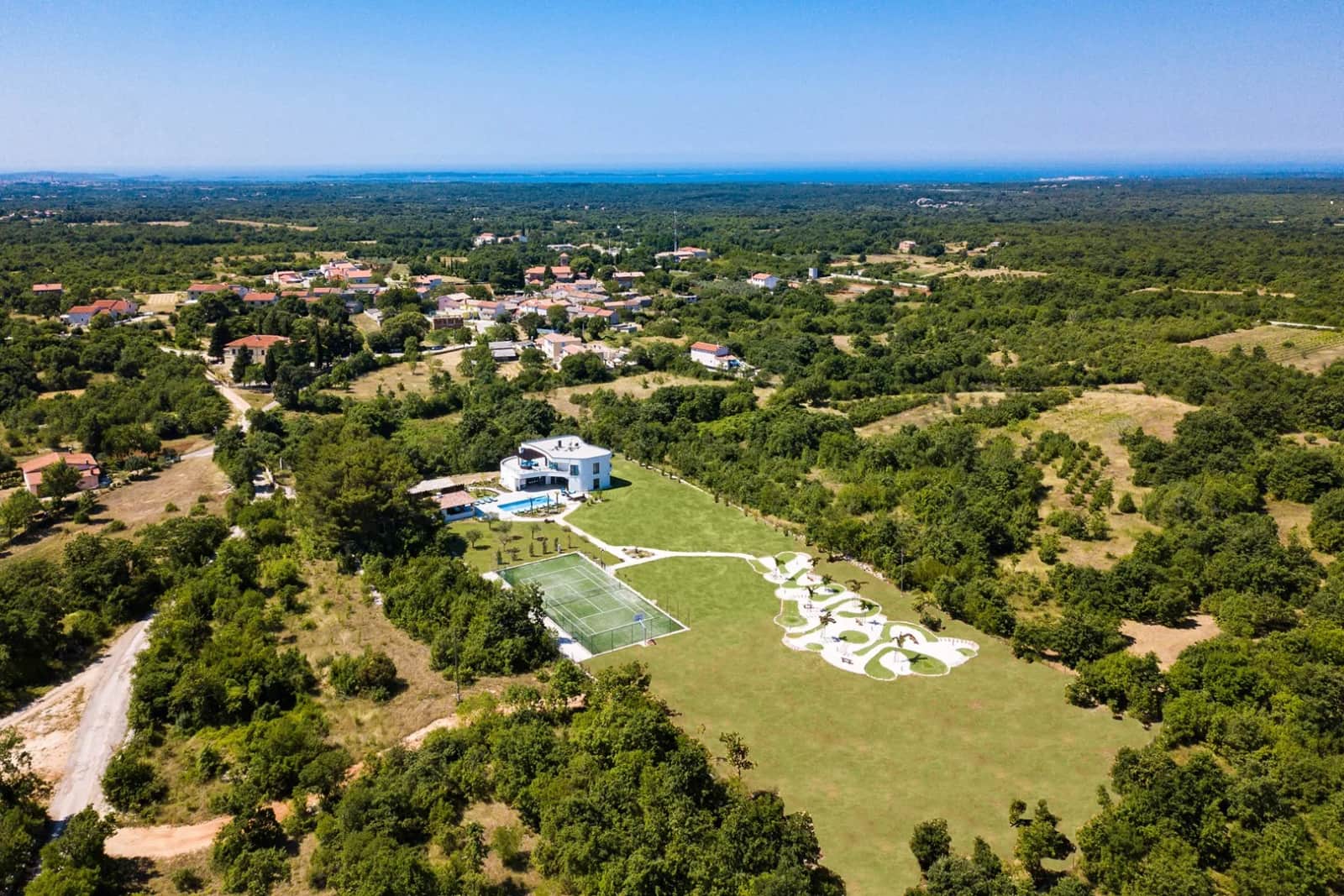 Villa La Dominika, Jursici: Vue aérienne de la villa avec piscine