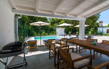 Villa Istria AD 1749 mit beheiztem Pool