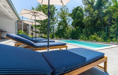 Villa Istria AD 1749 mit beheiztem Pool