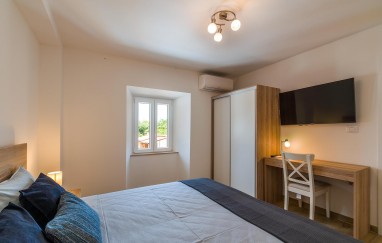 Villa Istria AD 1749 mit beheiztem Pool